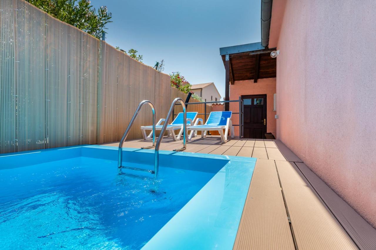 Modern With Pool & 4 Bikes, Near Center Hébergement de vacances *